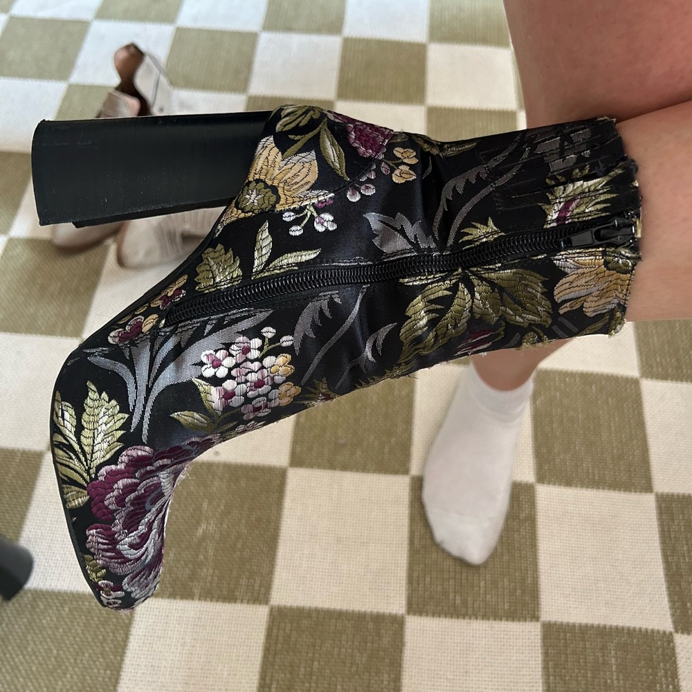 Fancy brocade heeled boots black purple and gold